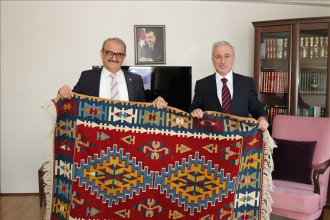 Vali Kamçı´dan Başkan Ekici´ye veda ziyareti 