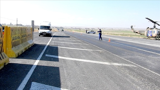 Jandarma, helikopter destekli trafik denetimine devam ediyor 