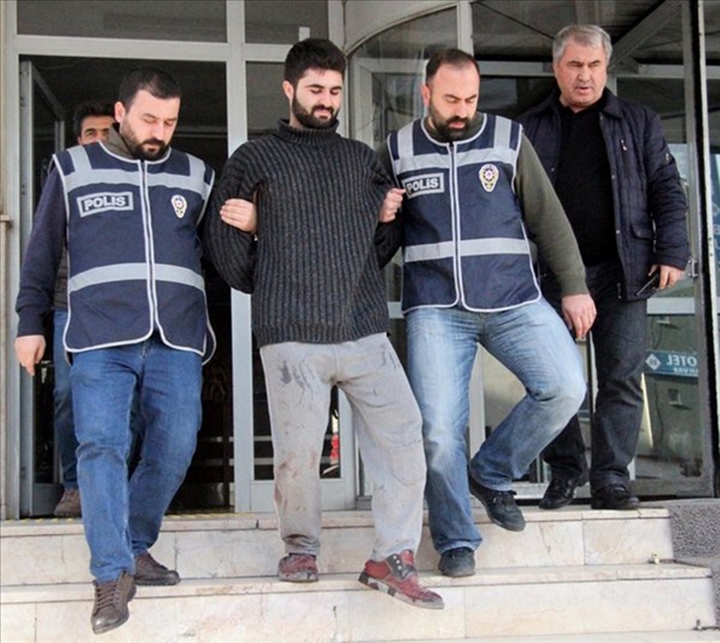 Kocasını 50 bıçak darbesi ile öldüren oğlundan şikayetçi olmadı 