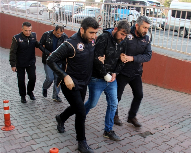 Terör örgütünün propagandasını yapan 2 kişi adliyeye sevk edildi 