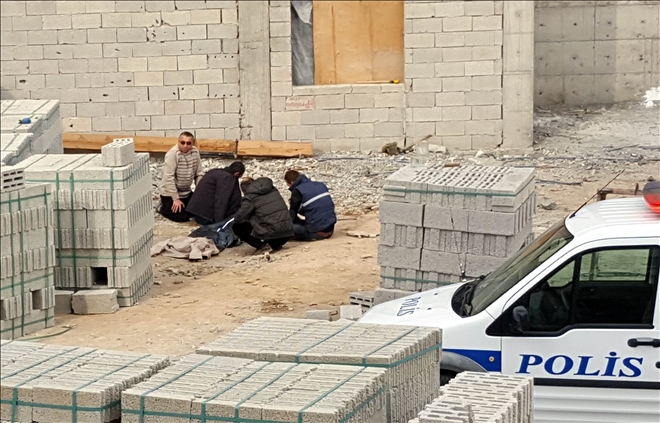 İnşaatın 9. katından düştü