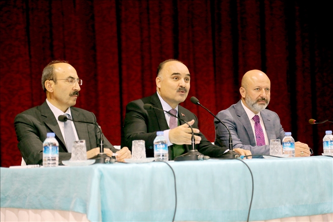 VALİ MUHTARLARIN SORUNLARINI DİNLEDİ