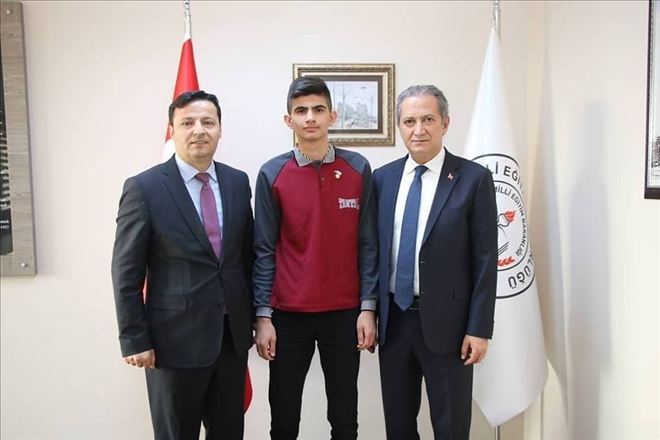 Çok okuyan meslek lisesiler ödüllendirildi 