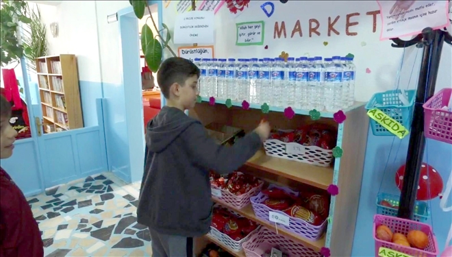Öğrenciler dürüst alışverişi bu market ile öğreniyor 