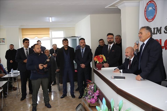 Başkan Büyükkılıç Oto Galericiler Sitesi esnafı ile bir araya geldi 