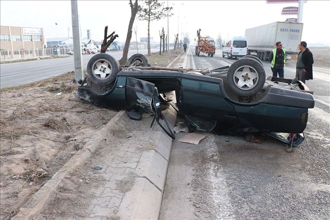 Hurdaya dönen otomobilden yaralı kurtuldu 