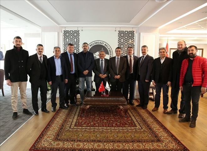 Minibüsçüler ve servis işletmecileri Başkan Büyükkılıç´ı ziyaret etti 