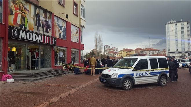 Bunalıma giren genç kız 13´üncü kattan atladı 