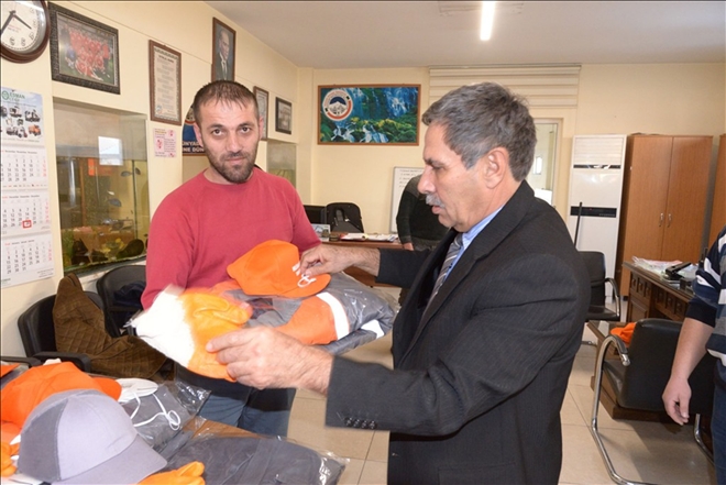 Melikgazi Belediyesi çalışanlarına iş sağlığı ve iş güvenliği malzemesi 