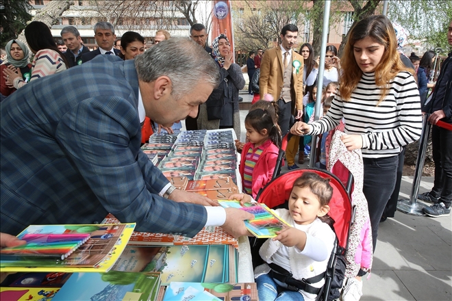 Kitap Büyükşehir´den, okumak Kayseri´den 