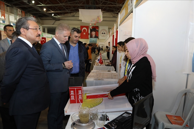 Sivas Valisi Davut Gül, ERÜ´de, TÜBİTAK Sergisini Gezdi 