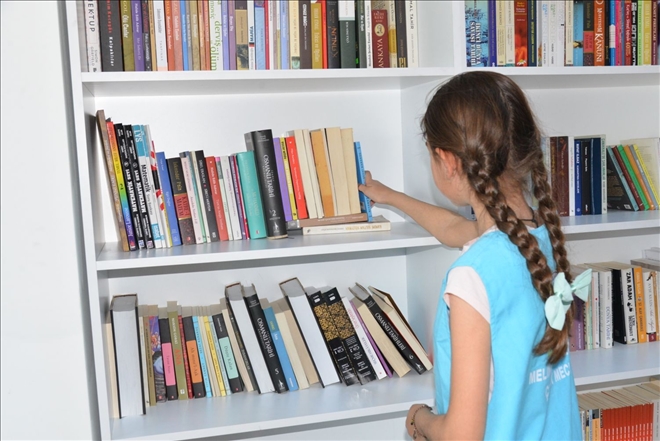 Çocuk meclisinden kütüphaneye 100 temel eser 