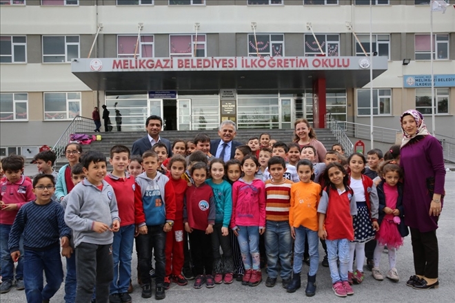 Büyükkılıç, Melikgazi İlköğretim Okulu´nu ziyaret etti 