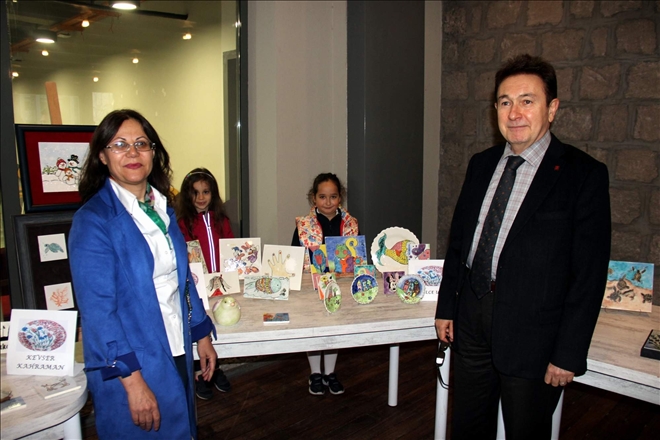 AGÜ´de ´Çini Sergisi´ açıldı 
