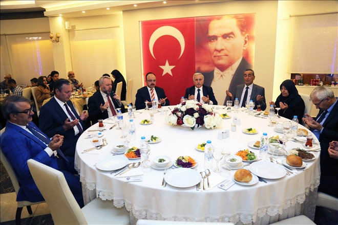 Vali Kamçı Şehit Kilci´nin mevlidine katıldı 