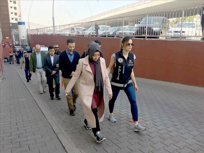 FETÖ/PDY operasyonunda gözaltına alınan 5 kişi adliyeye sevk edildi 