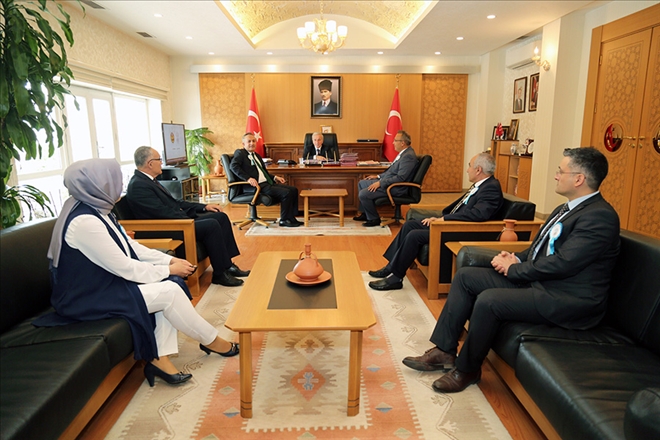 Vali Kamçı´ya Vakıflar Haftası Ziyareti 