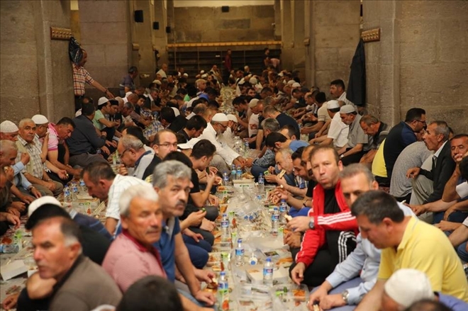 Melikgazi Belediyesi Kayserilileri Sahurda Buluşturdu 