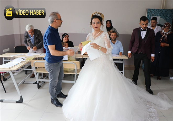 Önce sandığa sonra düğüne gittiler 