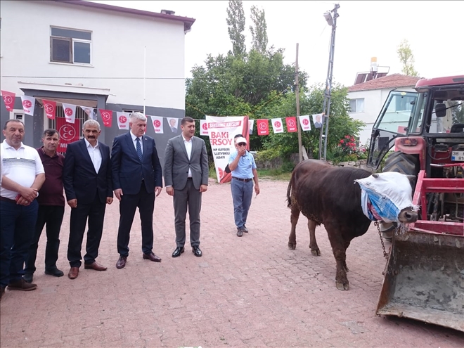 MHP KAYSERİ MİLLETVEKİLİ BAKİ ERSOY DUALARLA KURBAN KESTİRDİ