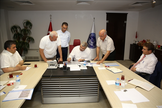 Büyükşehir´de, yapılan ve yapılacak olan yatırımlarla ilgili toplantı yapıldı 