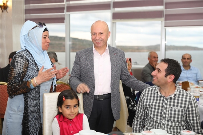 Kocasinan Belediyesi personeli iftarda bir araya geldi 