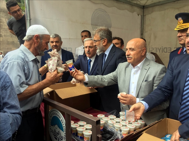 5 Temmuz Demokrasi ve Milli Birlik Günü´nde şehitler için mevlit okundu 