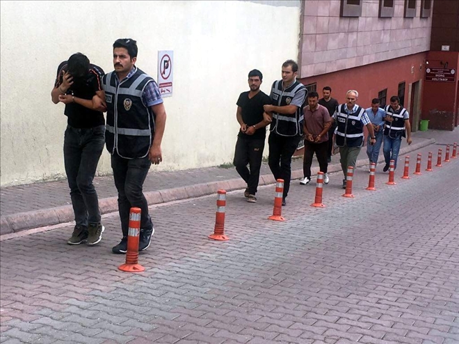 Akü hırsızları yakalandı 