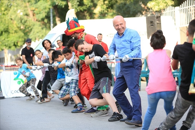 Kocasinan´lı çocuklar, sokak oyunları ile gönüllerince eğleniyor 