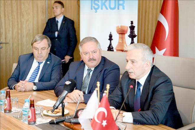İŞSİZLİK DÜŞERSE HUZUR ARTAR