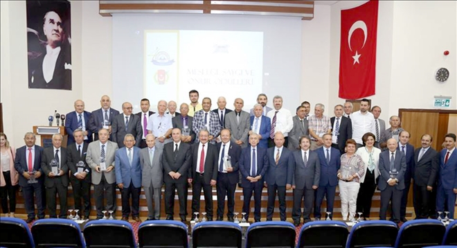 Gazetecilikte 30 yılını aşmış meslek mensupları ödüllendirildi 