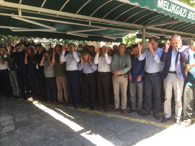 MHP Meclis Üyesi İrfan Dursun´un annesi son yolculuğuna uğurlandı 