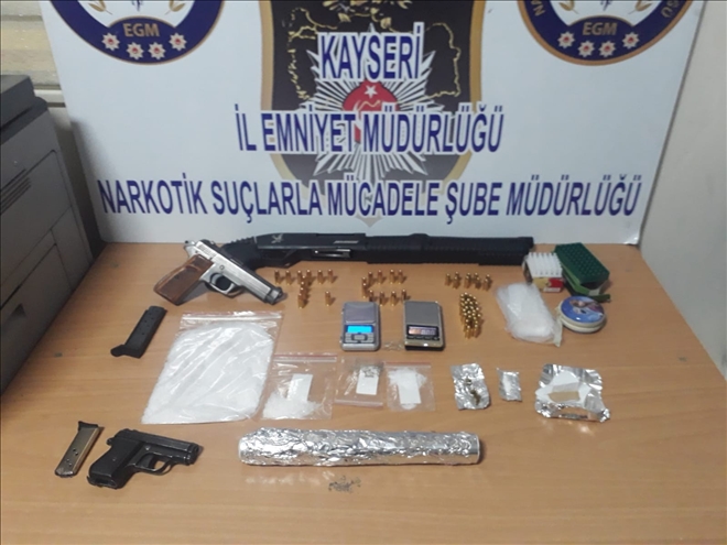 Uyuşturucudan 5 kişi yakalandı 