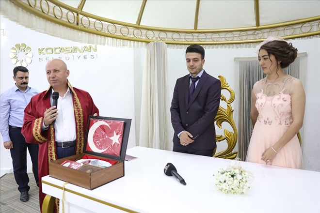 Kocasinan´da Bir Günde 45 Çift Mutlu Yuvaların Temelini Attı 