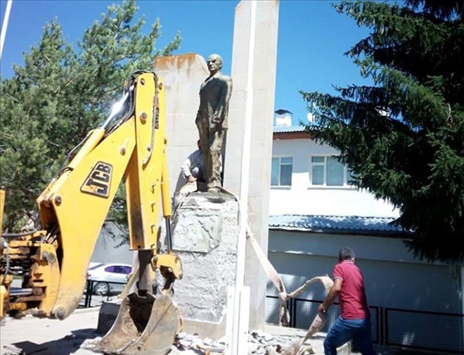 ATATÜRK ANITI YENİDEN İNŞA EDİLECEK