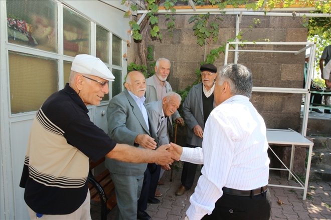 Başkan Büyükkılıç, Mimarsinanlılarla bayramlaştı 