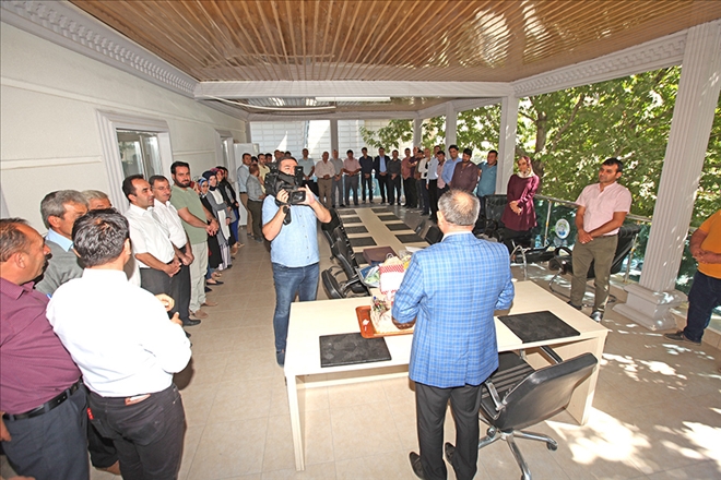 Belediye personelinden Başkan Öztürk´e sürpriz kutlama