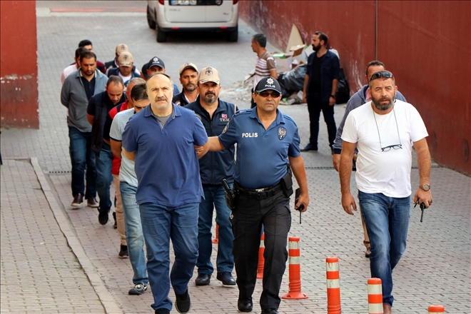 Bağ evinde toplantı yapan 8 FETÖ üyesi tutuklandı 