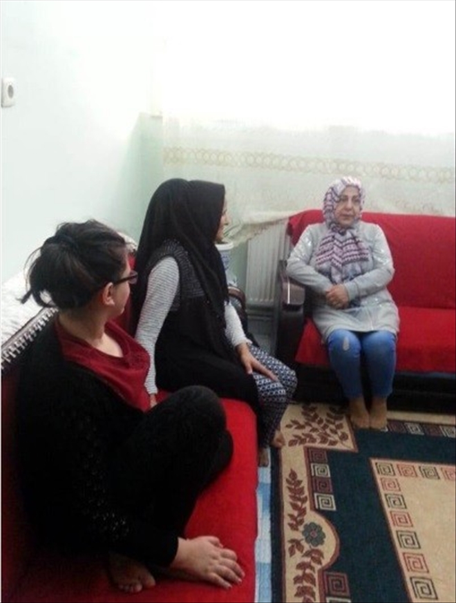 Bayan Kamçı aile ziyaretlerine devam ediyor 