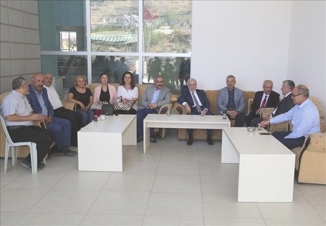 Vali Kamçı ?Aynı Ağacın Meyvesiyiz?