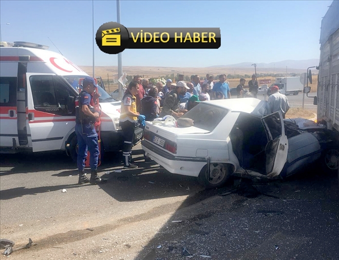 Otomobil ile kamyonet çarpıştı: 1 ölü, 5 yaralı
