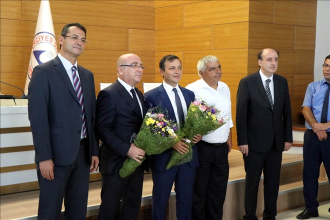 Rektörler görevlerini teslim aldı