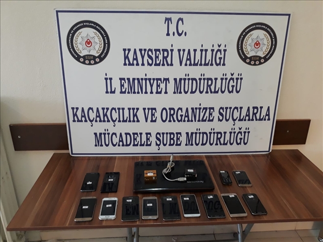Kaçak cep telefonu operasyonunda iki kişi gözaltına alındı 