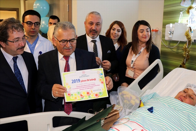 Kayseri´de yeni yılın ilk bebeği ´Recep Tayyip´ oldu 