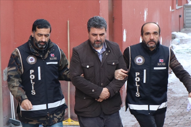 ALTINLA KAÇIYORDU