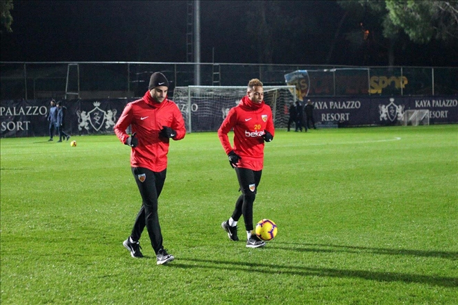 DEVRE ARASI FUTBOLCU SATMIYORUZ