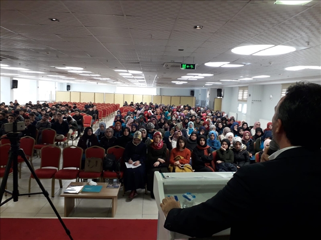Yarının Türkiye´si idealist gençlerin omzunda yükselecek