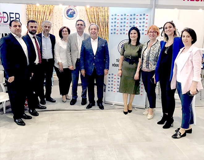Mikrokredili kadınların ürünleri KİGDER standında