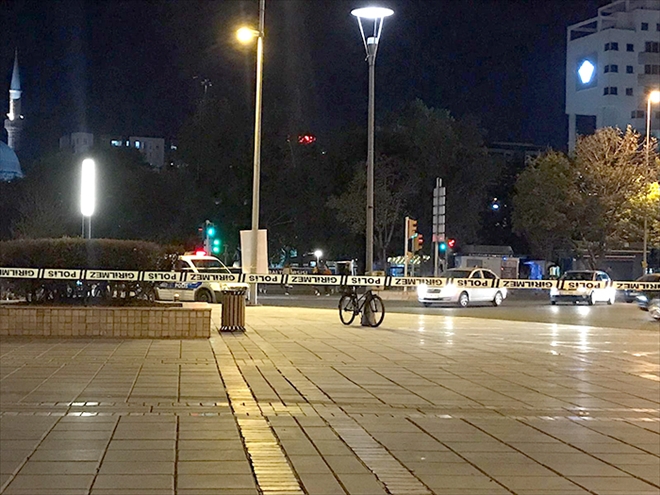Meydan´da şüpheli bisiklet paniği 