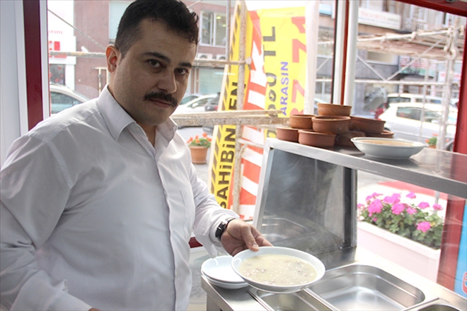 Hastalar şifa bulmak için kelle paça çorbası içiyor 